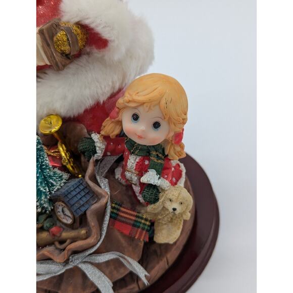 Le Jardine French Collection Christmas Scene Santa & Children with Musical Base - Picture 6 of 16